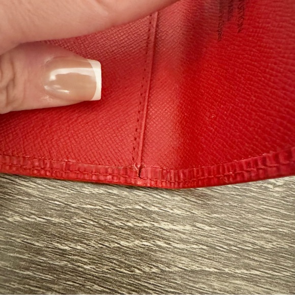 Louis Vuitton Epi Leather 6 Key Holder - Picture 4 of 8